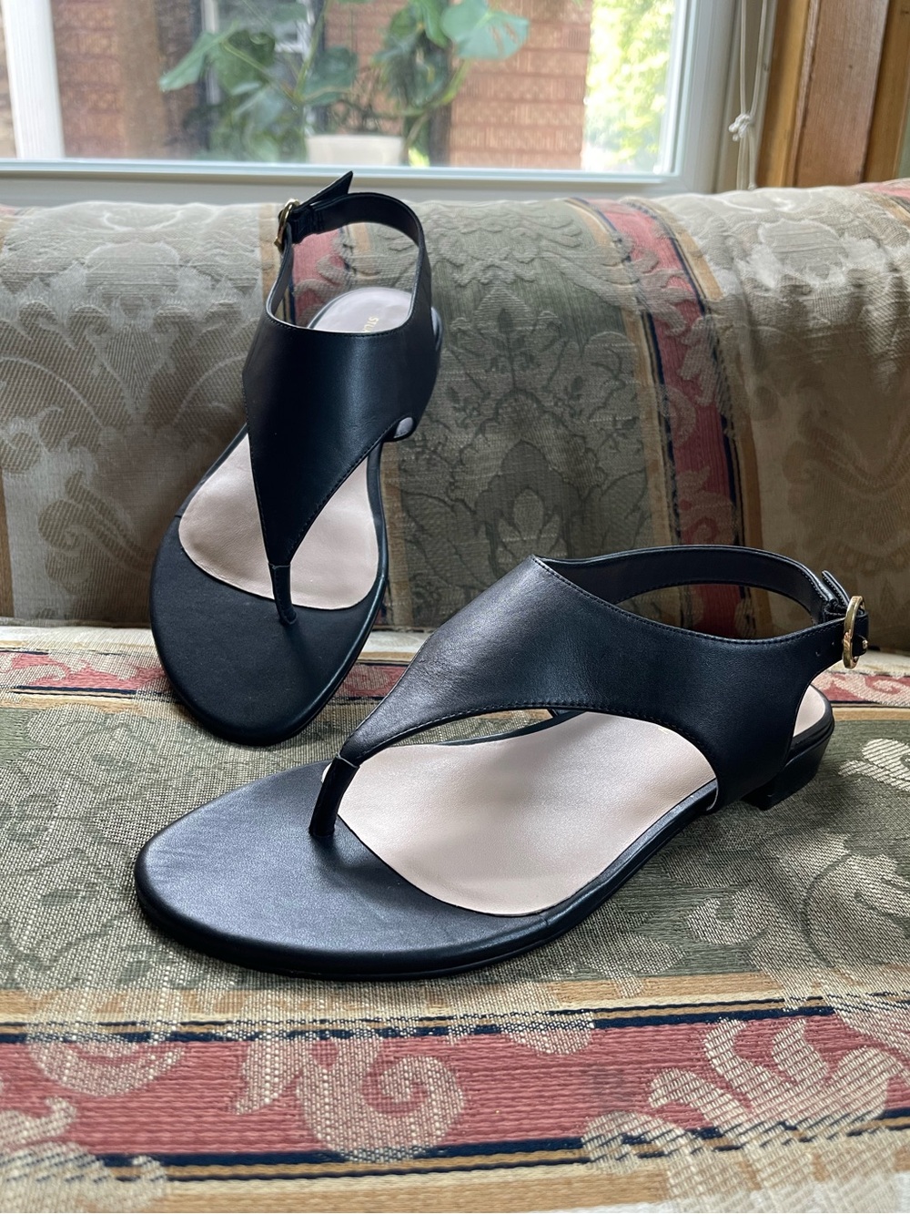 Stuart Weitzman Santorini Flat Sandal. Size 6 Women N9-18